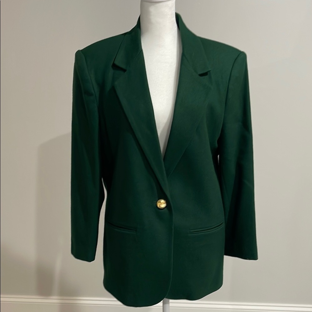 Savannah Green Blazer with Notched Lapels and Textured Fabric